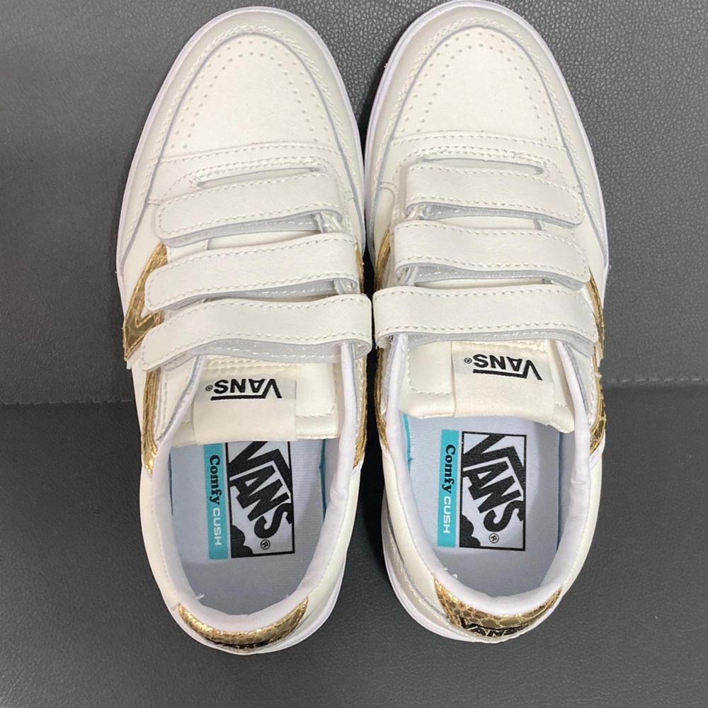 Vans Lowland With Velcro straps and gold accents - Picture 5 of 7